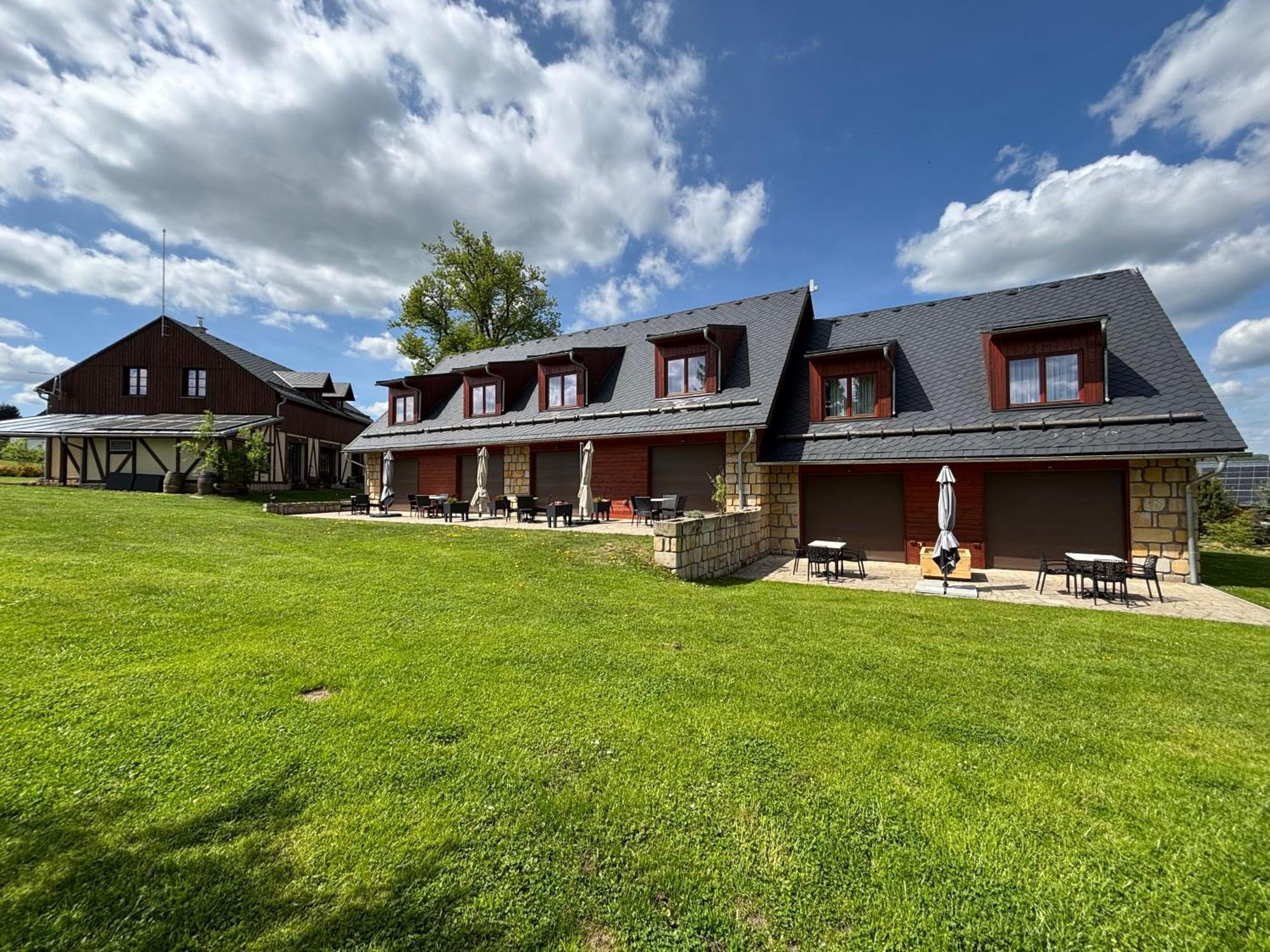 Rezidence Pihel Hotel Novy Bor Exterior photo